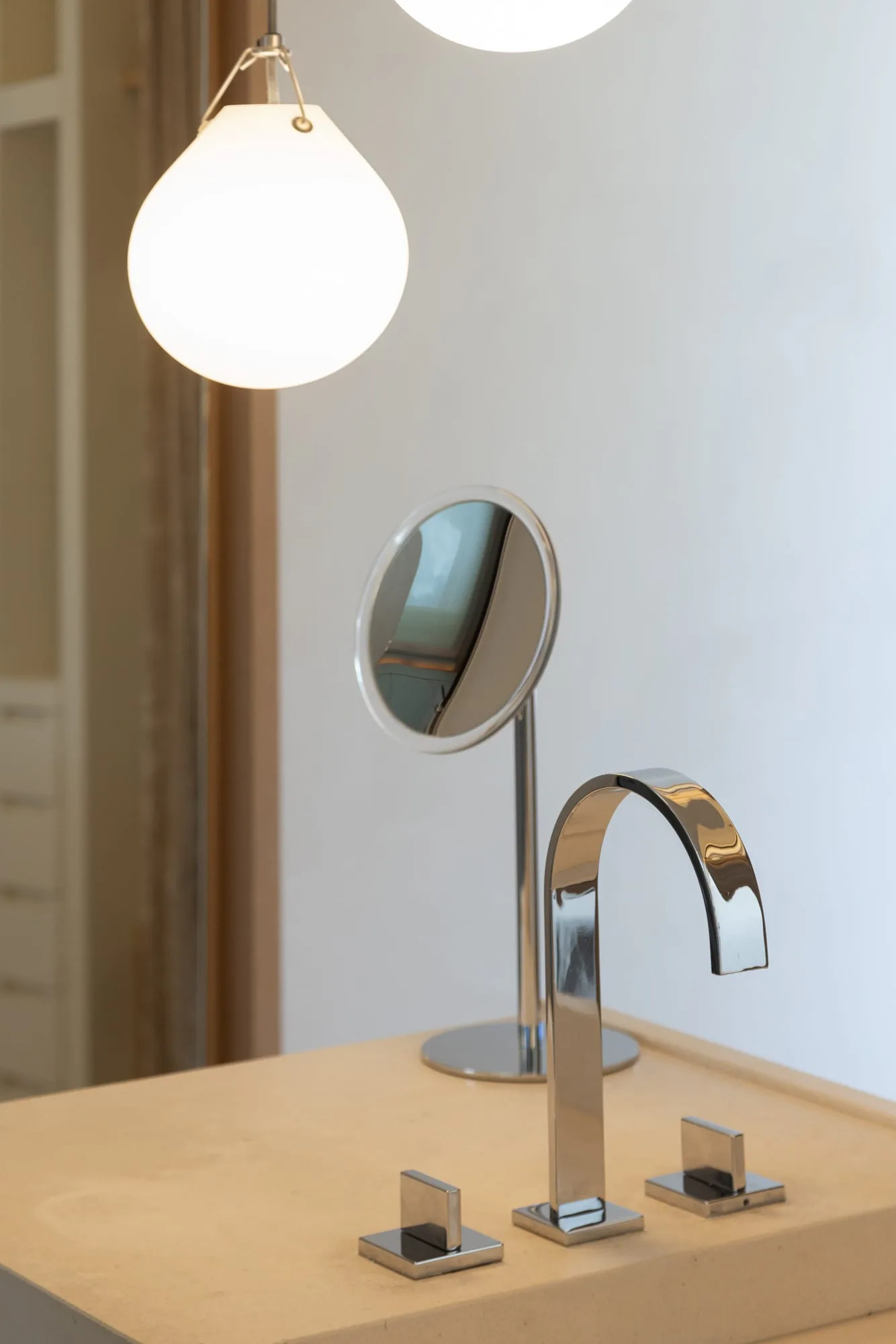 Elegant, warm and minimalist